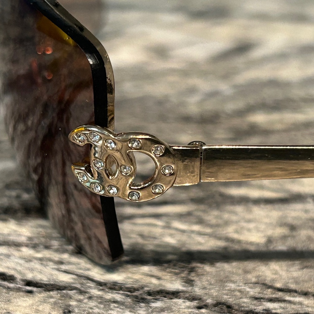 Stylish Brown Gradient Sunglasses - image 5